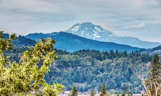 Hood River Casa | Mt. Adams View, Trails, River View, Pets OK, Walkable to Downtown