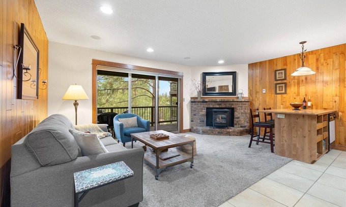 Century West Condominio | Mt Bachelor Village Resort w pool and hot tub, remodeled