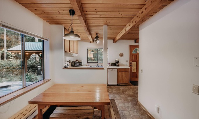 Maple Falls Cabina | Mt Baker Lodging - Cabin 67 - Private 2-story Cabin With a Private hot tub