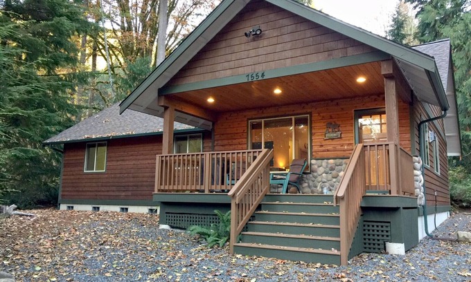 Warnick Casa | Mt. Baker Lodging Cabin 65 – SLEEPS 10!