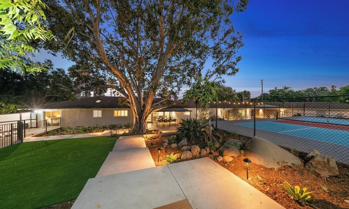 Mount Helix Complejo | Mt. Helix Resort + Heated Pool/Spa, Pickleball, Game and Movie Room, Amenities!
