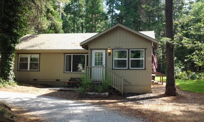 Shingletown Casa | Alquiler de vacaciones de 3 dormitorios cerca del Parque Nacional Mt Lassen
