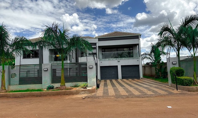 Mazowe Casa | Mt Pleasant Holiday Villa