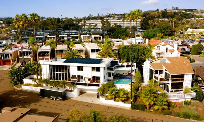 North Pacific Beach Casa | Increíbles vistas panorámicas - Piscina, jacuzzi, cubiertas, paraíso al aire libre! - Ver video