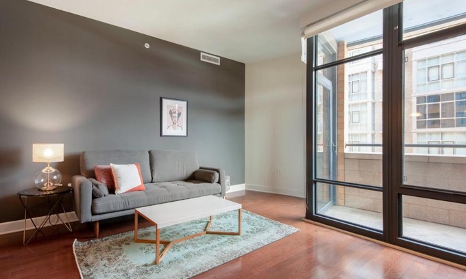 Mount Vernon Triangle Apartamento | Mt Vernon 1BR w Gym WD 2 Pools roomy rooftop WDC-39