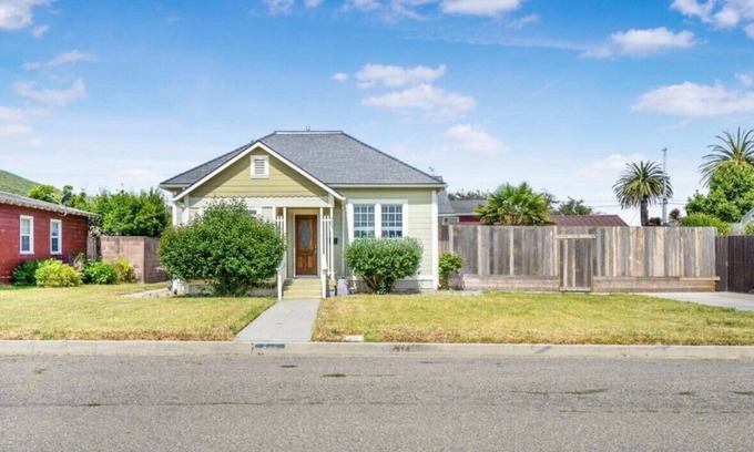 Lompoc Casa | Mt. Views & Modern Comfort
