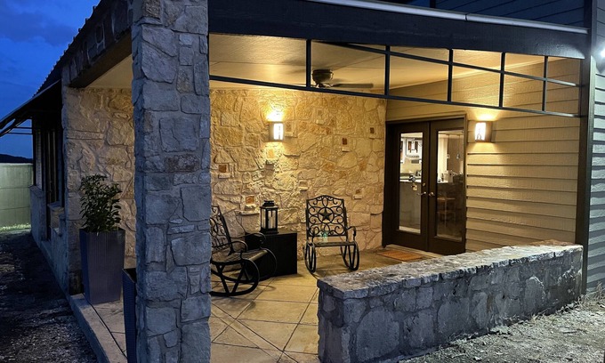 Pipe Creek Casa | Mt Villa Home - Hill Country Retreat