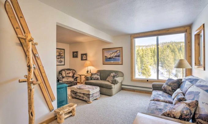 Big Sky Condominio | Mtn View Beauty- Walk to Slopes & Lake Lavinski- Top Rated Condo-Sleeps 5-Cheap