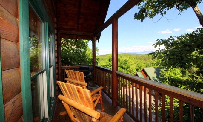 Gatlinburg - Pigeon Forge Cabina | ♡♡ Mtn View con fácil acceso, bañera de hidromasaje, WiFi, Smart TV y 10 minutos de atracciones ♡♡