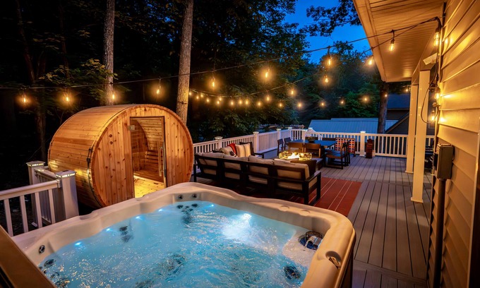 Massanutten Casa | 6BR Lux Retreat|Views|Games|Theater|Hot Tub|Sauna