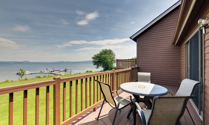 Newport Center Condominio | Mtn Views & Pool Access: Lake Memphremagog Condo!