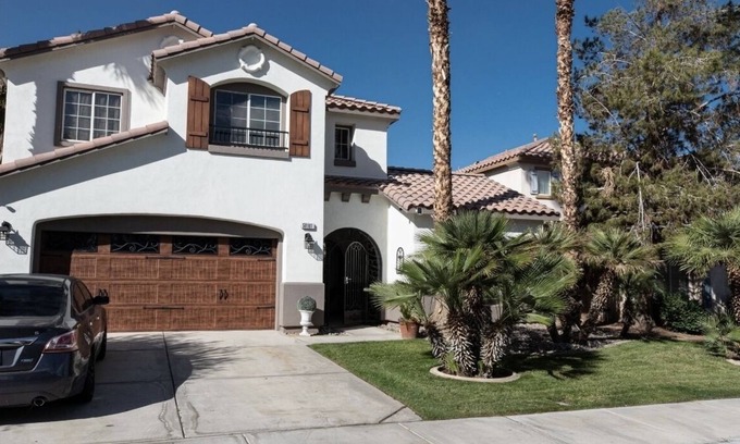 Coachella Casa | Muñoz Residence, Just 2 minutes away from Coachella fest - Family sized house