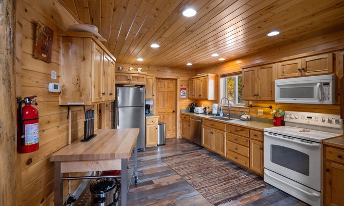 Lazy Acres Casa | Mule Deer Cabin