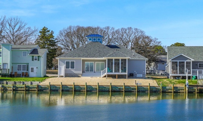 Greenbackville Casa | Mulligan Home - Waterfront w/ boat dock & community pools!