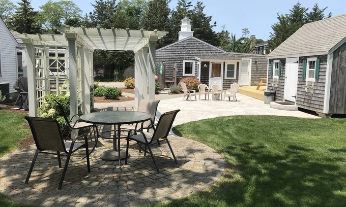 West Dennis Casa | Multi Family Antique