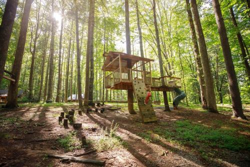 Saluda Casa | Multiple cabins at Cabin Fever