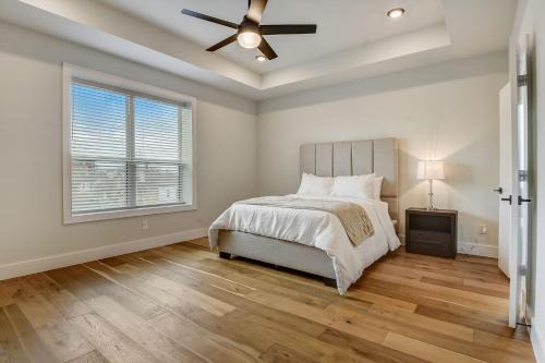 West Dallas Villa | Munice at Trinity Grove