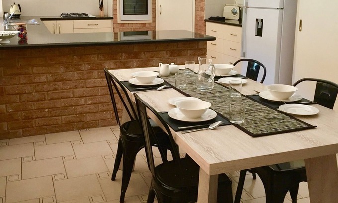 Leeming Casa | Murdoch Station B&B