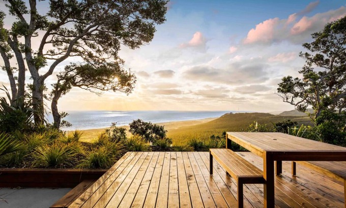 Muriwai Casa | Muriwai Beach House- Cliff Top Oasis