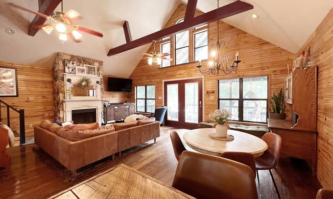 Zavalla Cabina | Murphy Lake House