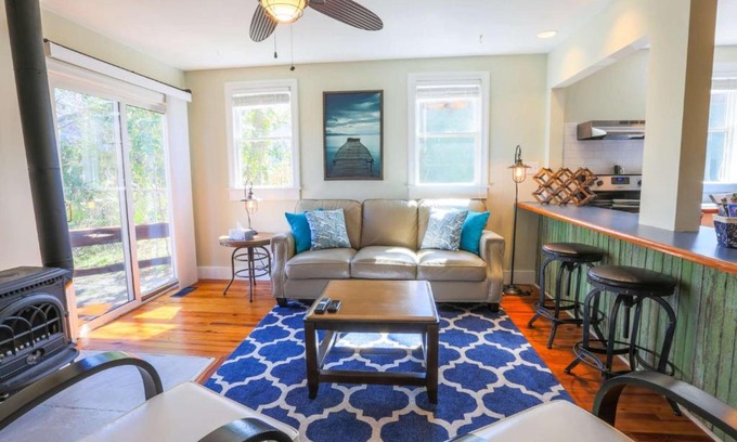 Cannonborough Elliotborough Casa | Murphy on St. Philip, Unit B
