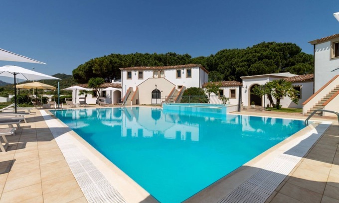 Cardedu Apartamento | "Museddu Beach" ground floor in residence with a pool