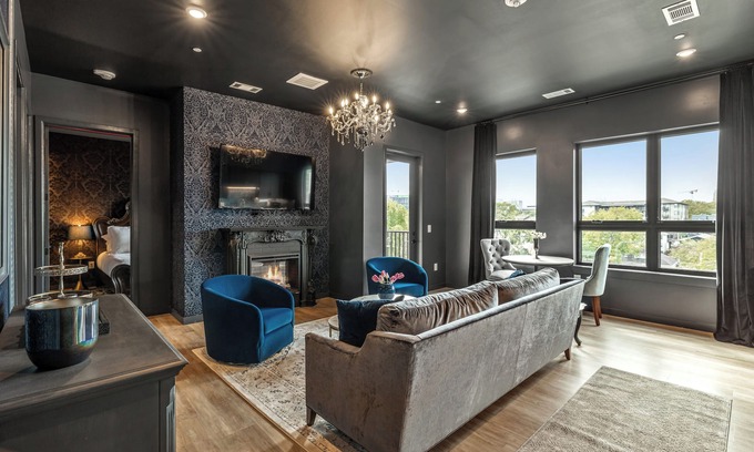 Edgehill Condominio | Music Row, Close to Broadway at The Smokeshow in Downtown Nashville- Pool, Gym, Patio!
