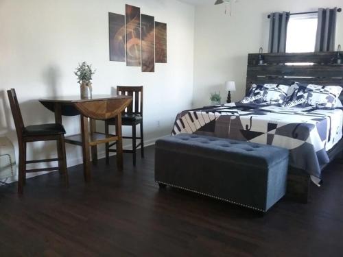 McMinnville Apartamento | Music Studio Getaway, Close to Entertainment!
