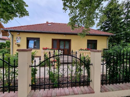 Balatonlelle Casa | Muskátlis Ház