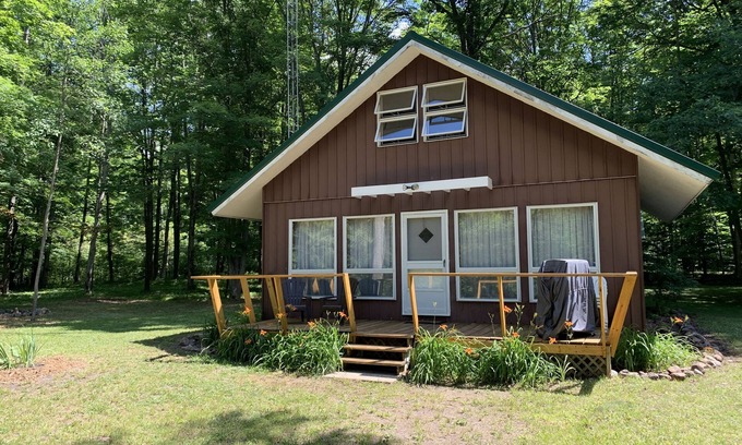 Paris Cabina | Muskegon River Cabin