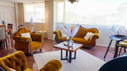 Huayna-Capac Apartamento | Mustard Apartment -Centrally located in Cuenca