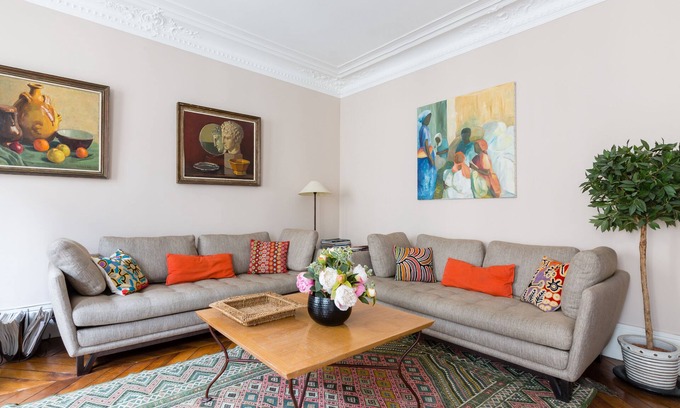 Batignolles Apartamento | Apartamento 2BR tradicionalmente elegante en el 17, cerca de Moulin Rouge, por Veeve