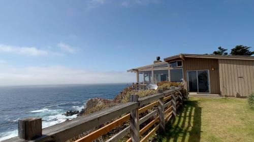 Carmel Casa | Mv45 Edge of the ocean estate Carmel by the Sea