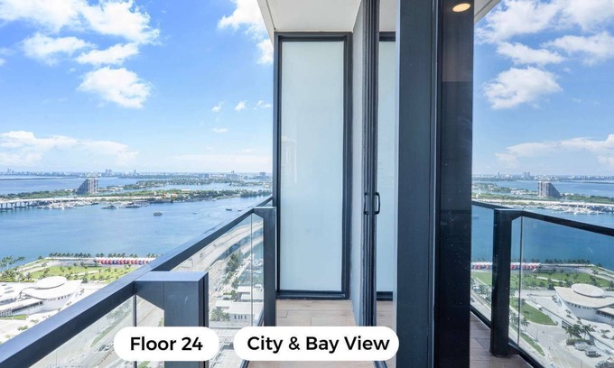 Downtown Miami Apartamento | MVR - Studio with Balcony & Ocean Sunrise Views