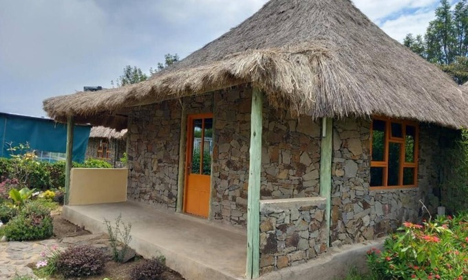 Nanyuki Cama Y Desayuno | Mwari Twin Cottage