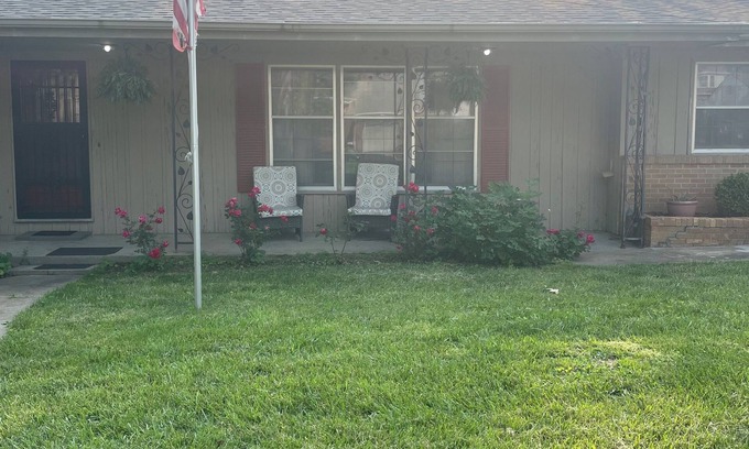 St. Joseph Casa | My Fairleighdy is a 3-bedroom house, perfectly located in historic Saint Joseph.