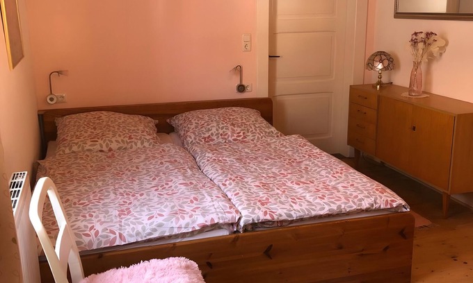 Kemmern Apartamento | "Mi casa de vacaciones Rosenbusch 1" con terraza privada, jardín y Wi-Fi