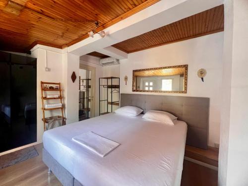 Tirana Casa | My Home Hotel Room
