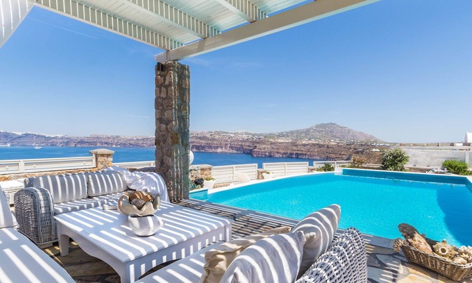 Akrotiri Villa | Villa en Fira con 5 habitaciones, capacidad 10