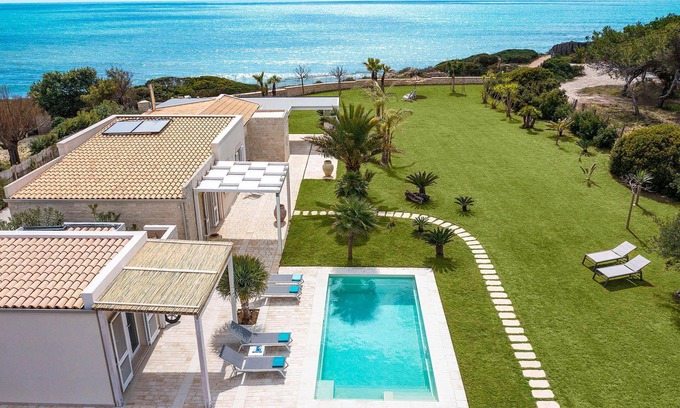Santa Maria del Focallo Villa | Villa en Noto con 4 habitaciones, capacidad 8