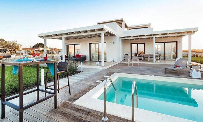 Reitani Villa | Villa en Noto con 4 habitaciones, capacidad 8