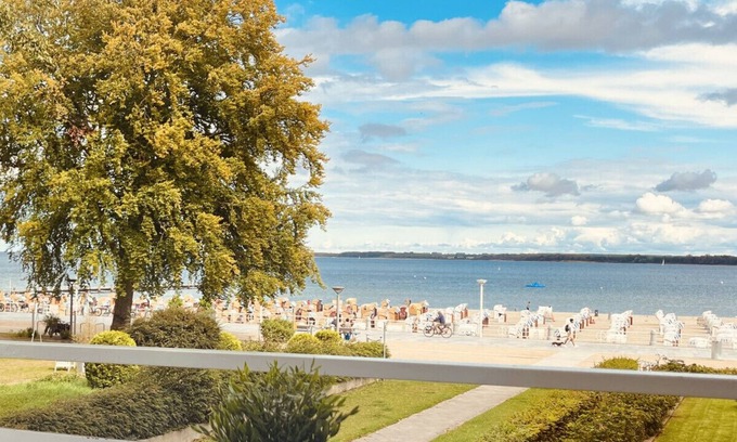 Reppenhagen Apartamento | My small beach suite with sea view and balcony