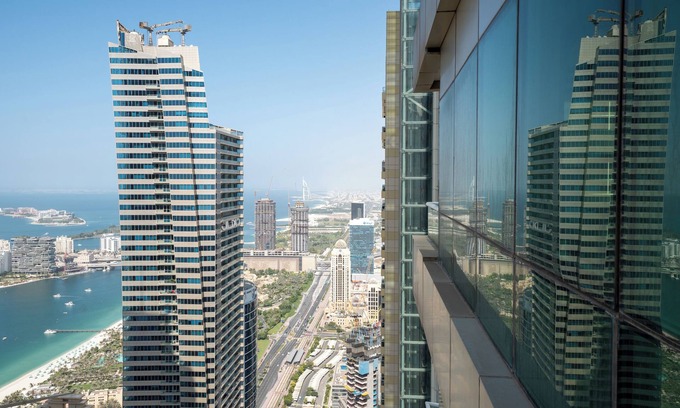 Dubai Media City Apartamento | MyDuomo: 3BR on high floor, with Marina & Beachfront views