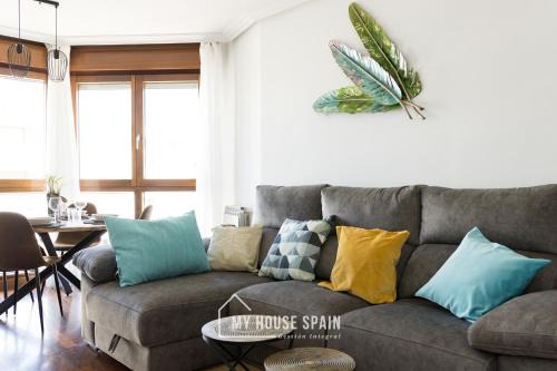 Distrito Oeste Apartamento | MyHouseSpain - Playa de poniente, con vistas al mar y parking gratuito