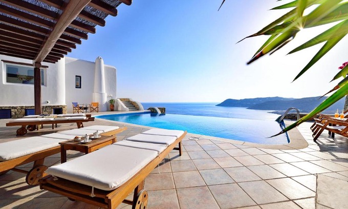 Elia Villa | Mykonian Dianthus
