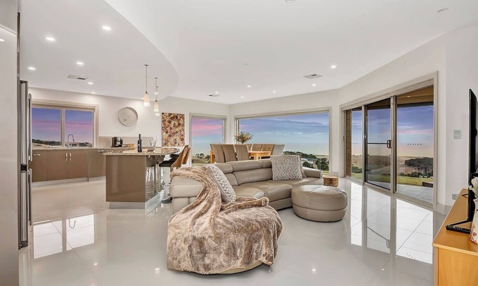 Myponga Beach Apartamento | Myponga Beach Luxe Stunning Seaside Sunsets