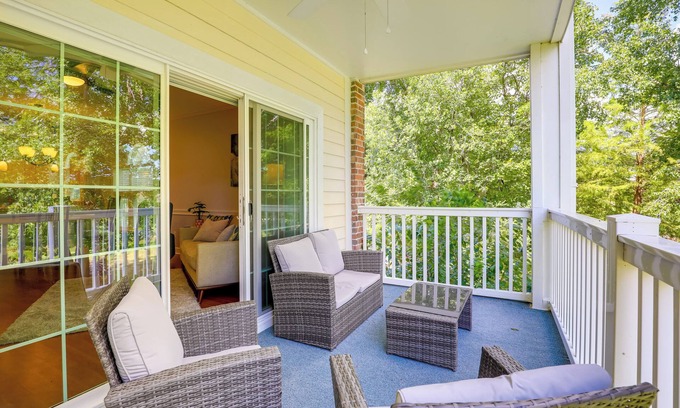 Myrtle Beach Condominio | Myrtle Beach Condo w/ Pool: 7 Mi to Downtown!
