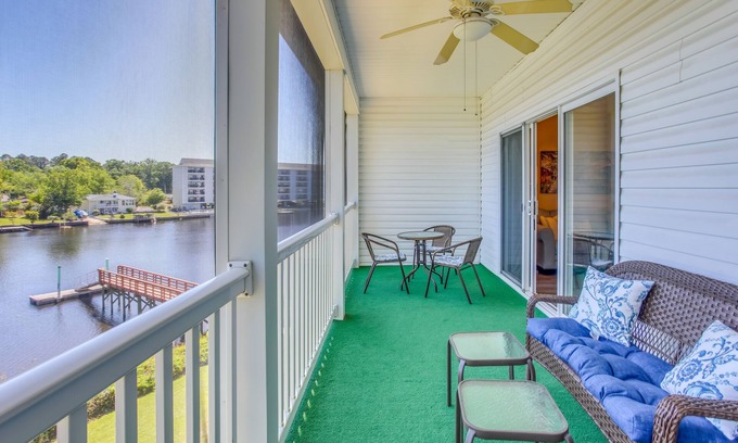 Myrtle Beach Condominio | Myrtle Beach Condo w/ Community Pool & Water Views