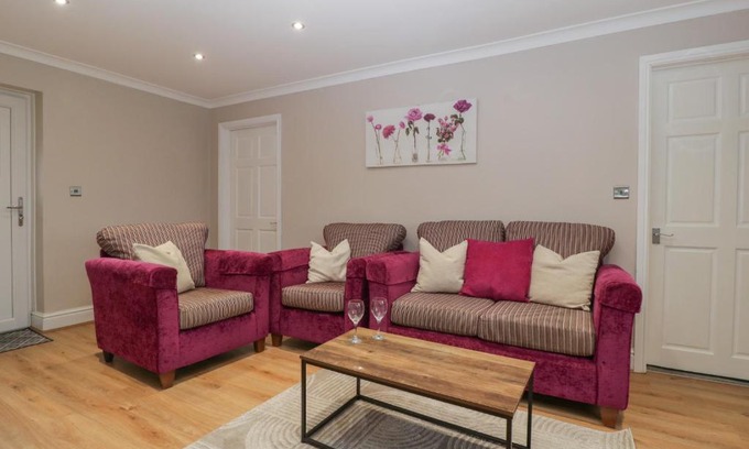 Nantgarw Casa | Myrtle Cottage