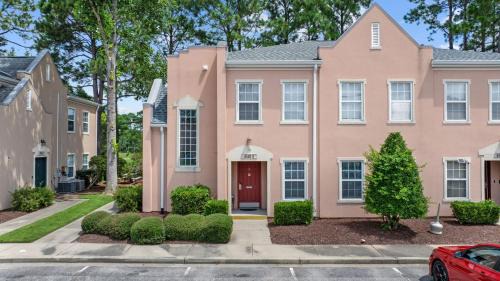 Red Hill Casa | Myrtle Golf Getaway at Legends Pet Friendly Pool